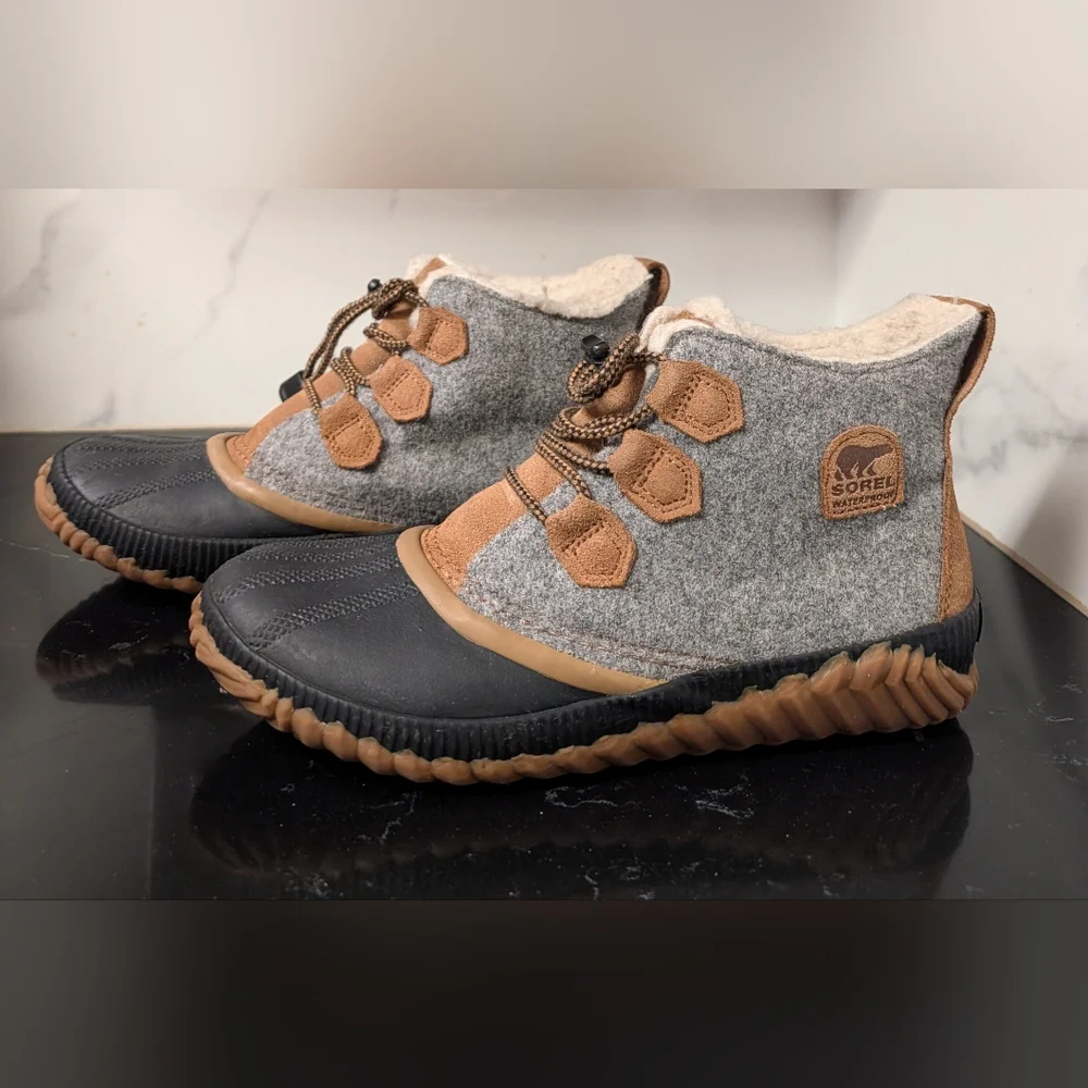 Sorel Youth Unisex Out N About Plus Boots Size 7 Used Excellent